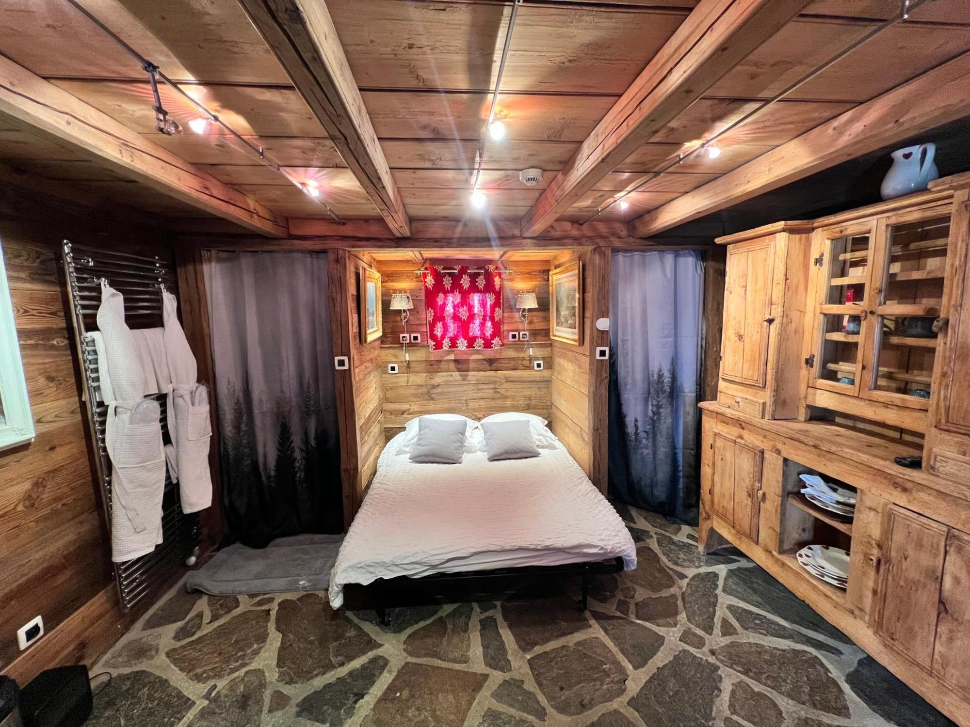 Hotel Les Chalets De Philippe Avec Jacuzzis Privatifs Chamonix Exteriör bild